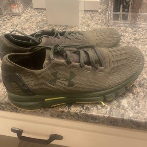 Under Armour Size 10 shoes